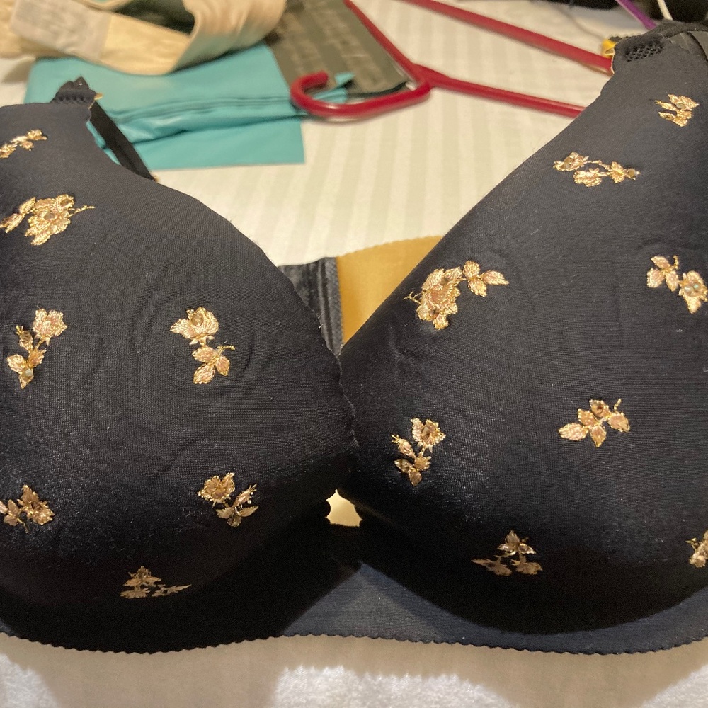 Vintage special edition Victoria’s Secret secret embrace Tagus 36Drhinestone a